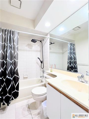 1211 Woodhaven Drive 1211, Edison, NJ 08817