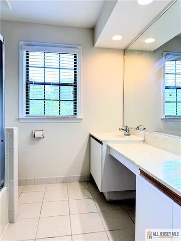 1211 Woodhaven Drive 1211, Edison, NJ 08817