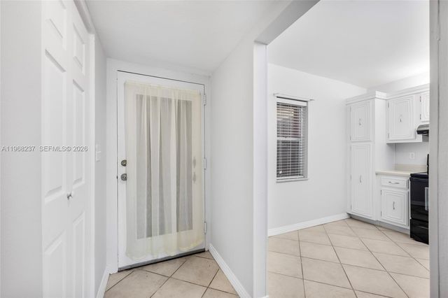 2861 Somerset Drive 104, Lauderdale Lakes, FL 33311