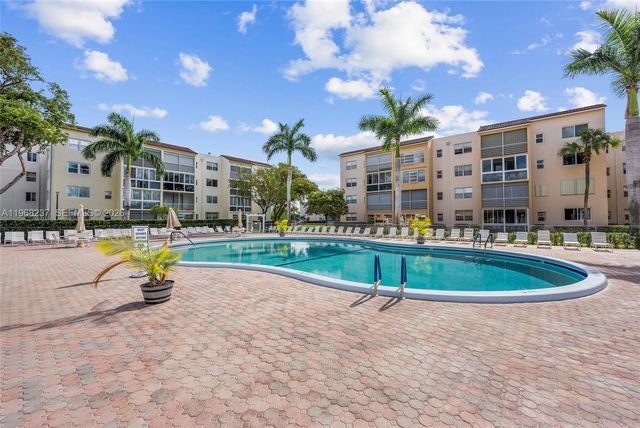 2861 Somerset Drive 104, Lauderdale Lakes, FL 33311