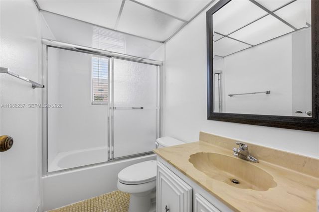 2861 Somerset Drive 104, Lauderdale Lakes, FL 33311