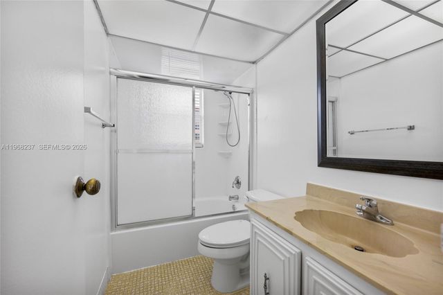 2861 Somerset Drive 104, Lauderdale Lakes, FL 33311