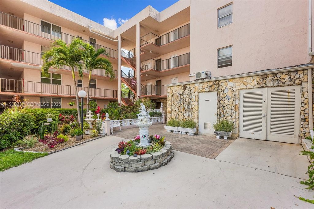 2861 Somerset Drive 104, Lauderdale Lakes, FL 33311