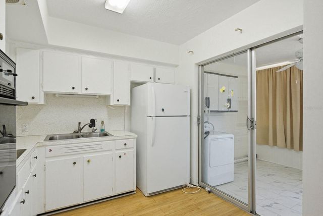 5593 40TH AVENUE N 418, Kenneth City, FL 33709