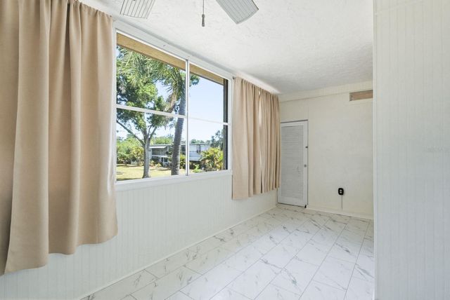 5593 40TH AVENUE N 418, Kenneth City, FL 33709