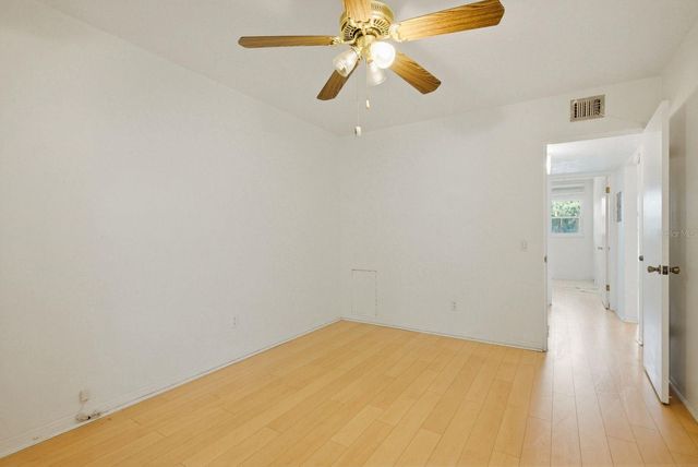 5593 40TH AVENUE N 418, Kenneth City, FL 33709