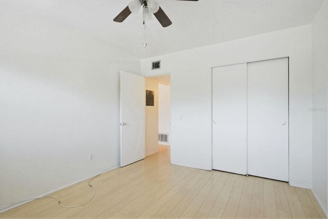 5593 40TH AVENUE N 418, Kenneth City, FL 33709