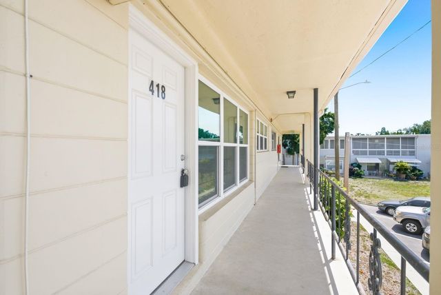 5593 40TH AVENUE N 418, Kenneth City, FL 33709