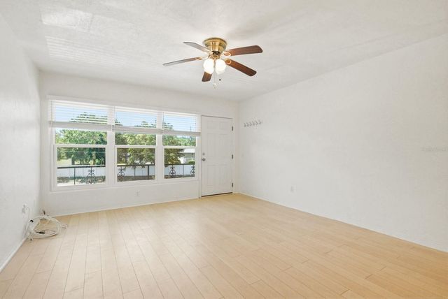 5593 40TH AVENUE N 418, Kenneth City, FL 33709