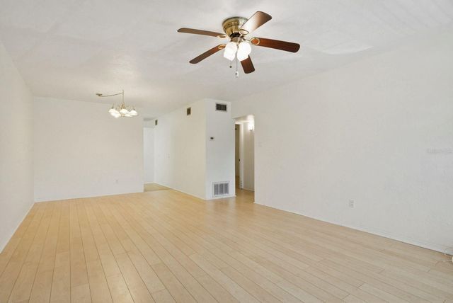 5593 40TH AVENUE N 418, Kenneth City, FL 33709