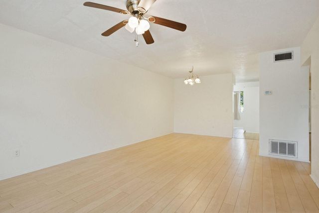 5593 40TH AVENUE N 418, Kenneth City, FL 33709