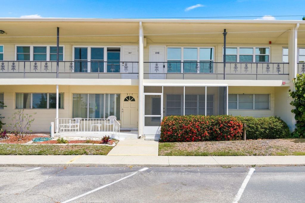 5593 40TH AVENUE N 418, Kenneth City, FL 33709