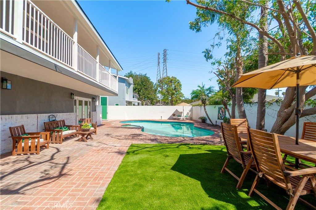 Image 17 of property listing at 1510 E Maple Avenue, El Segundo, CA 90245