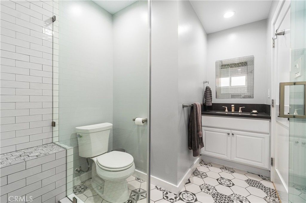 Image 27 of property listing at 1510 E Maple Avenue, El Segundo, CA 90245