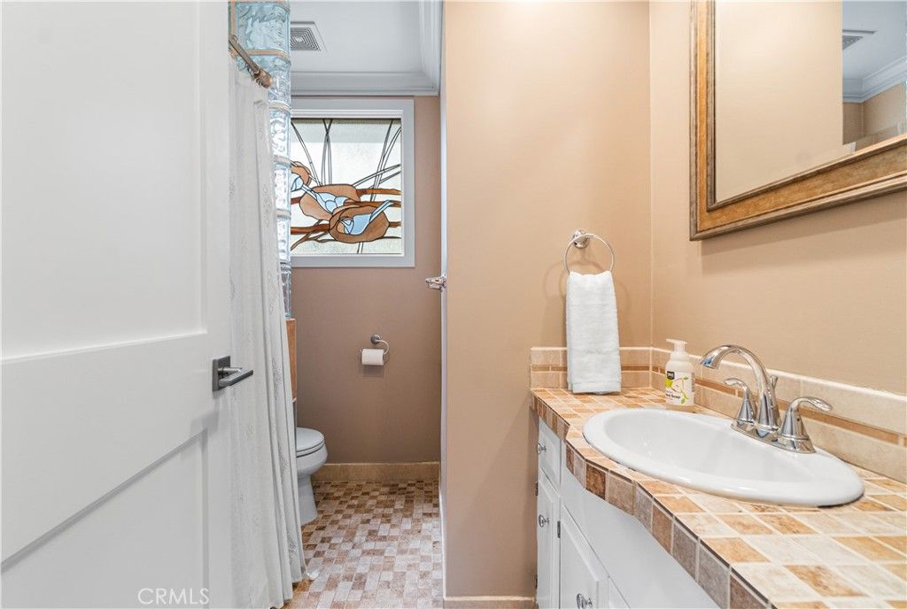 Image 37 of property listing at 1510 E Maple Avenue, El Segundo, CA 90245