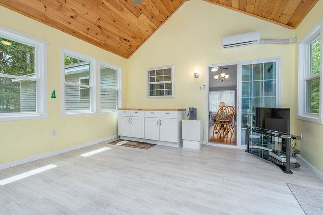 5 Lorraine's Lane, Strafford, NH 03884