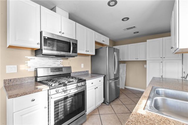 2031 Calle Diablo, Hemet, CA 92545