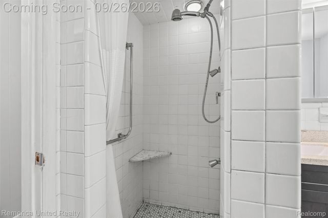 9587 Cardwell Street, Livonia, MI 48150