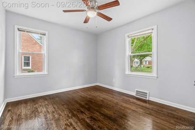 9587 Cardwell Street, Livonia, MI 48150