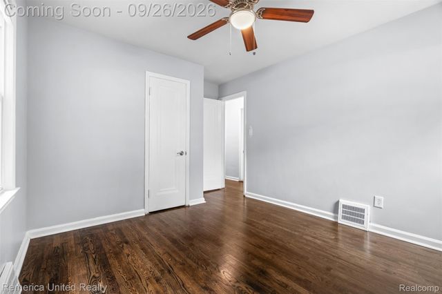 9587 Cardwell Street, Livonia, MI 48150