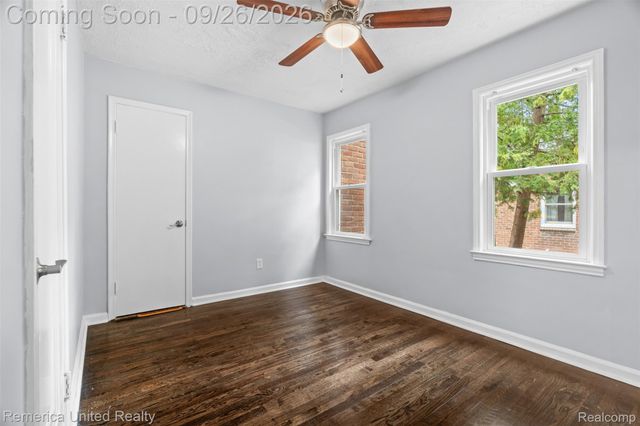 9587 Cardwell Street, Livonia, MI 48150