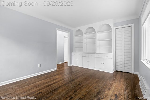 9587 Cardwell Street, Livonia, MI 48150