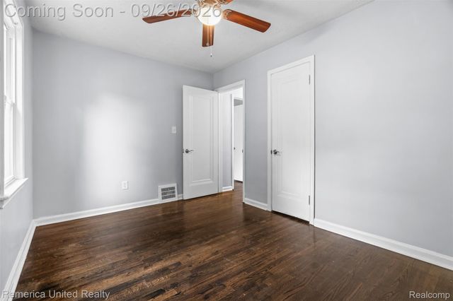 9587 Cardwell Street, Livonia, MI 48150