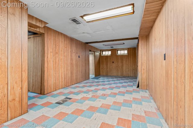9587 Cardwell Street, Livonia, MI 48150