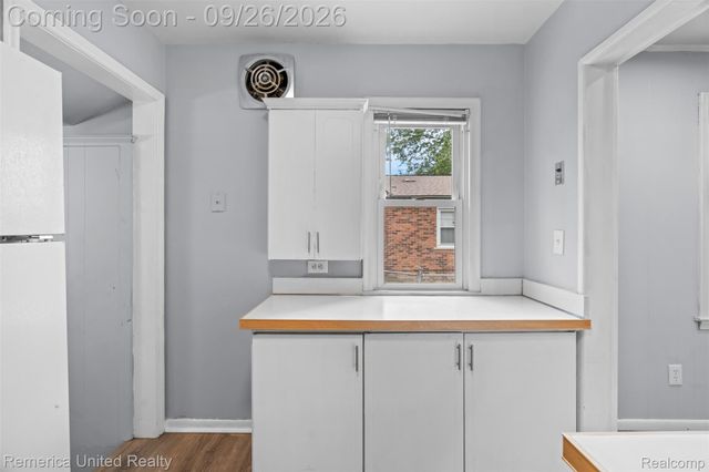 9587 Cardwell Street, Livonia, MI 48150