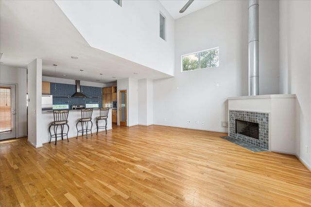 5219 Kiam Street F, Houston, TX 77007