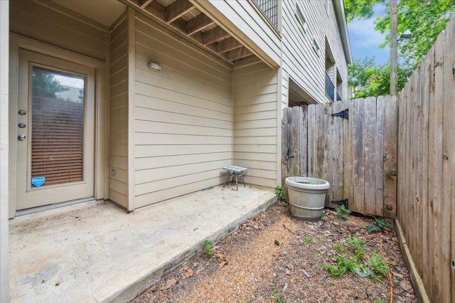 5219 Kiam Street F, Houston, TX 77007