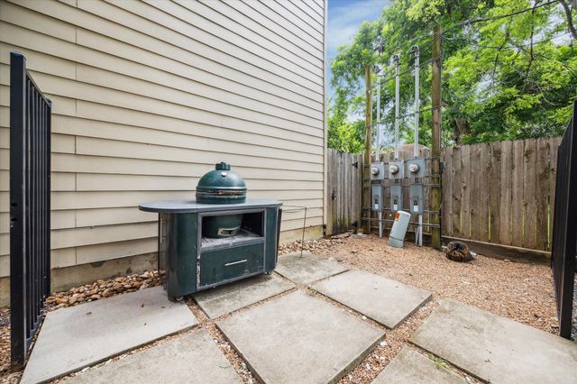5219 Kiam Street F, Houston, TX 77007