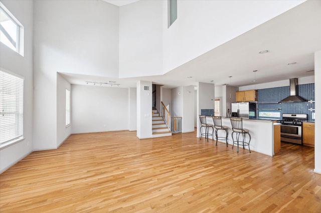 5219 Kiam Street F, Houston, TX 77007