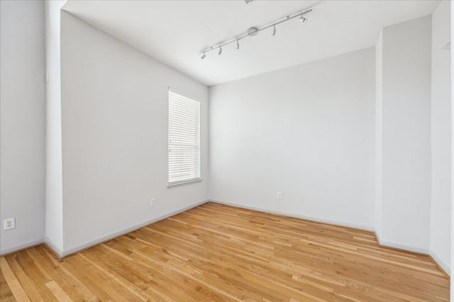 5219 Kiam Street F, Houston, TX 77007