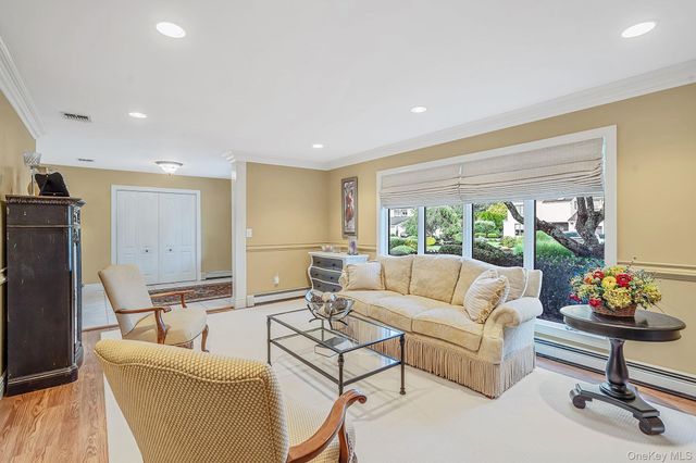 16 Jesse Way, Mount Sinai, NY 11766
