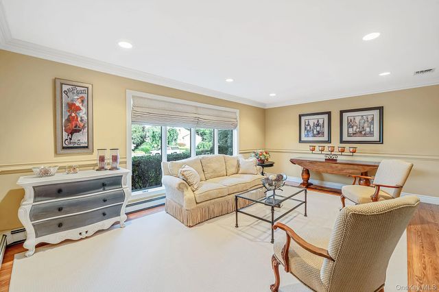 16 Jesse Way, Mount Sinai, NY 11766