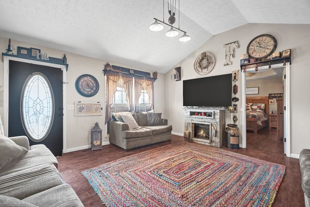 216 Warren Cir, Shelbyville, TN 37160