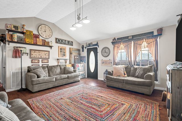 216 Warren Cir, Shelbyville, TN 37160