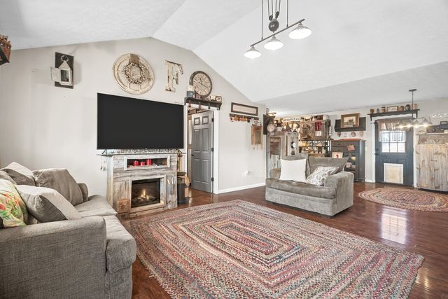 216 Warren Cir, Shelbyville, TN 37160