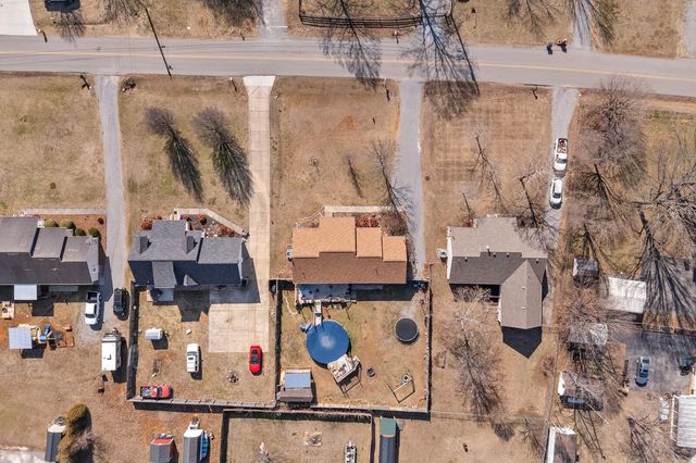 216 Warren Cir, Shelbyville, TN 37160