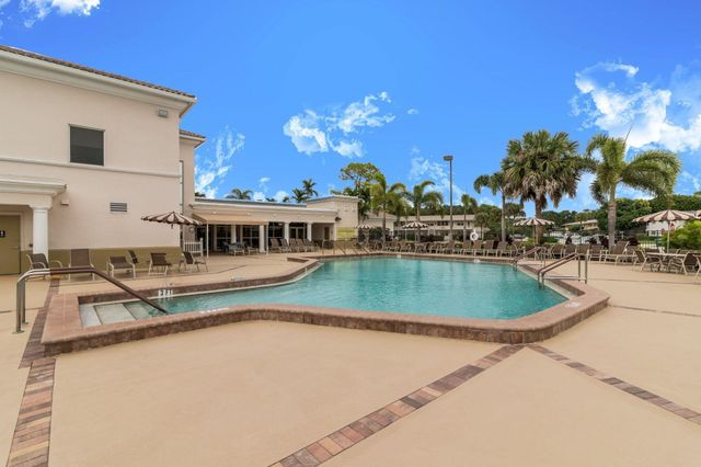 360 Windsor P, West Palm Beach, FL 33417