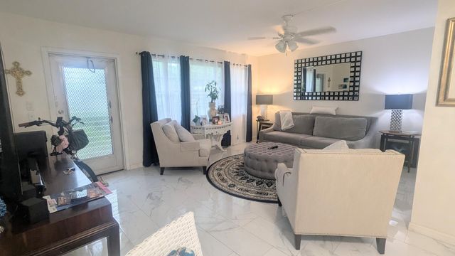 360 Windsor P, West Palm Beach, FL 33417