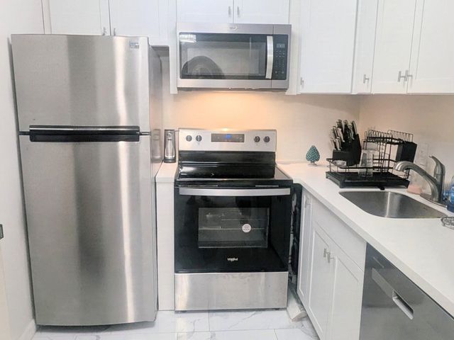 360 Windsor P, West Palm Beach, FL 33417