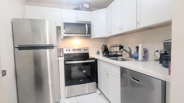 360 Windsor P, West Palm Beach, FL 33417