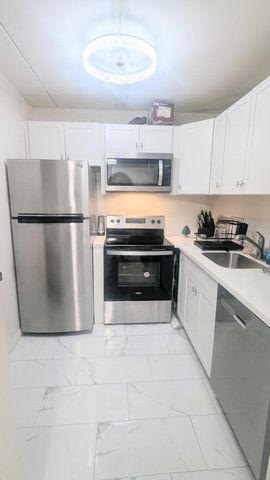 360 Windsor P, West Palm Beach, FL 33417