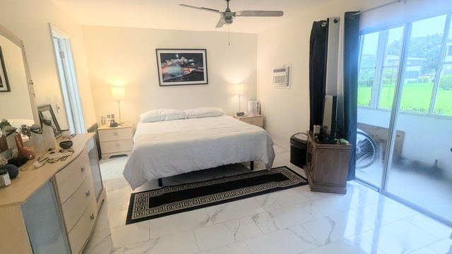 360 Windsor P, West Palm Beach, FL 33417