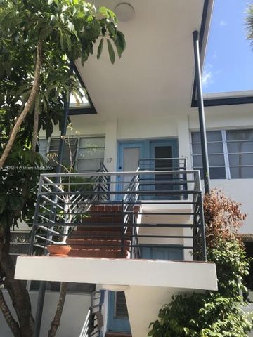 4720 Pine Tree Dr 17, Miami Beach, FL 33140