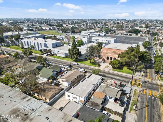9206 Hoover Street, Los Angeles, CA 90044