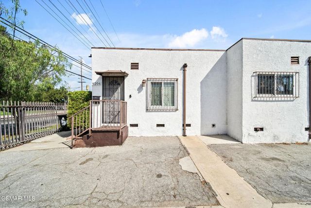 9206 Hoover Street, Los Angeles, CA 90044