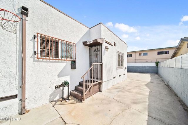 9206 Hoover Street, Los Angeles, CA 90044
